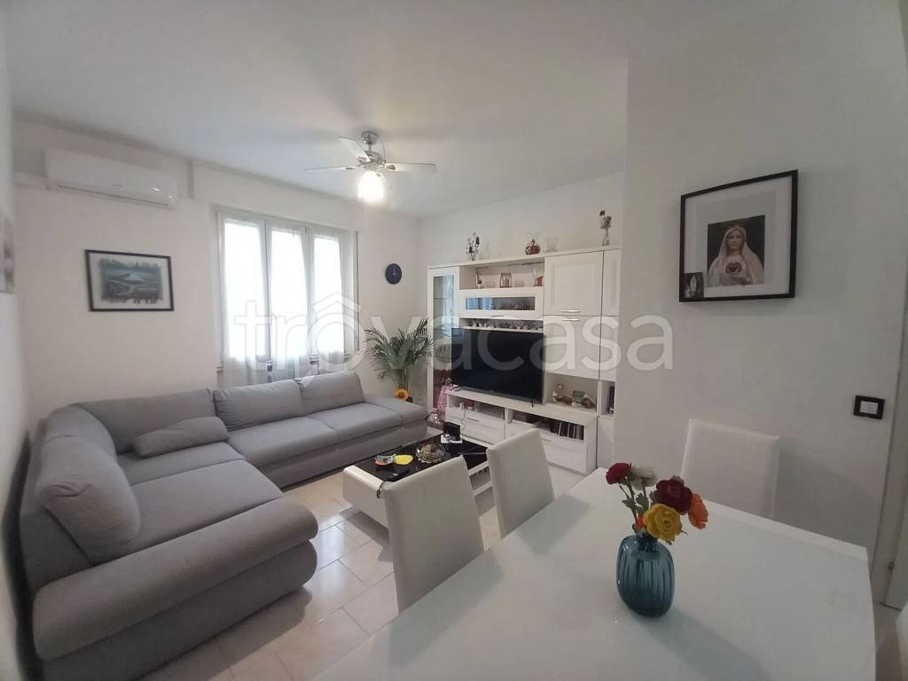 appartamento in vendita a Milano in zona Baggio