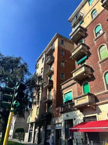 appartamento in vendita a Milano in zona Famagosta