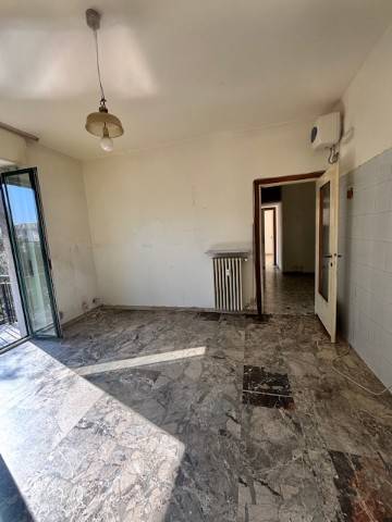 appartamento in vendita a Milano in zona Famagosta
