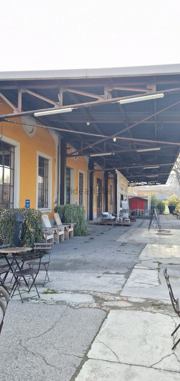 ufficio in vendita a Milano in zona Crescenzago
