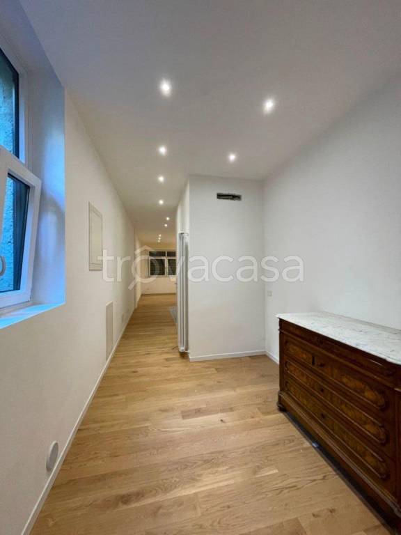 appartamento in vendita a Milano in zona Isola