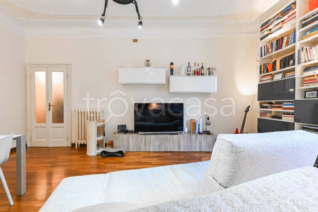 appartamento in vendita a Milano in zona Città Studi