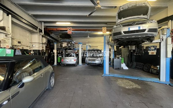 casa indipendente in vendita a Milano in zona Ortica