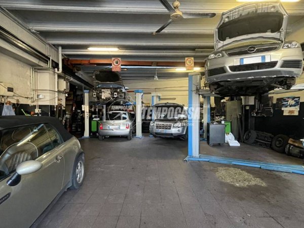 casa indipendente in vendita a Milano in zona Ortica