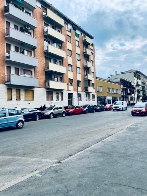 appartamento in vendita a Milano in zona Cascina dei Pomi