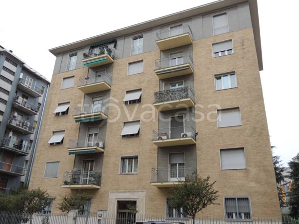 appartamento in vendita a Milano in zona Piazzale Lodi