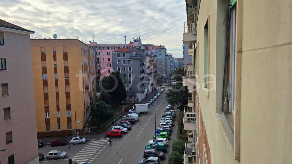 appartamento in vendita a Milano in zona Corvetto