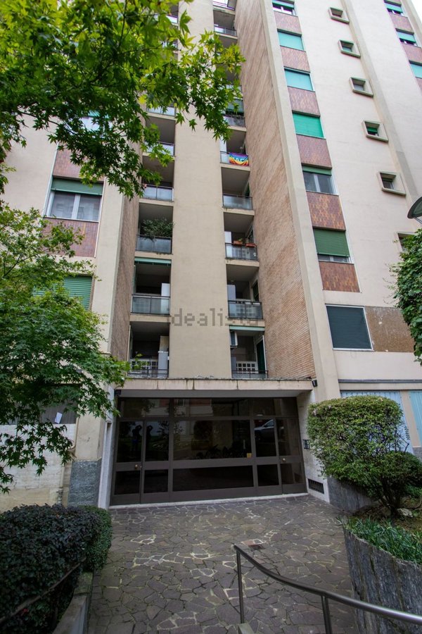 appartamento in vendita a Milano in zona Gallaratese