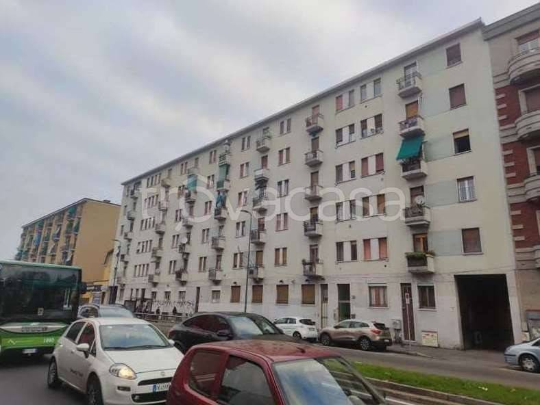 appartamento in vendita a Milano in zona Famagosta