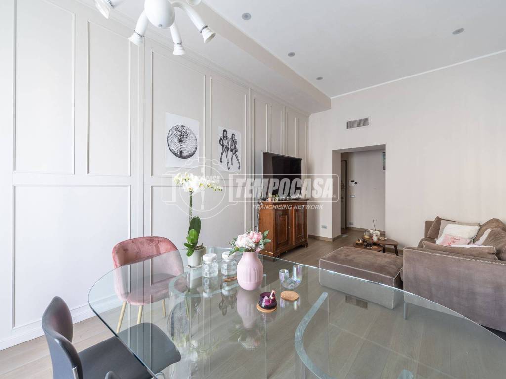 appartamento in vendita a Milano in zona Guastalla