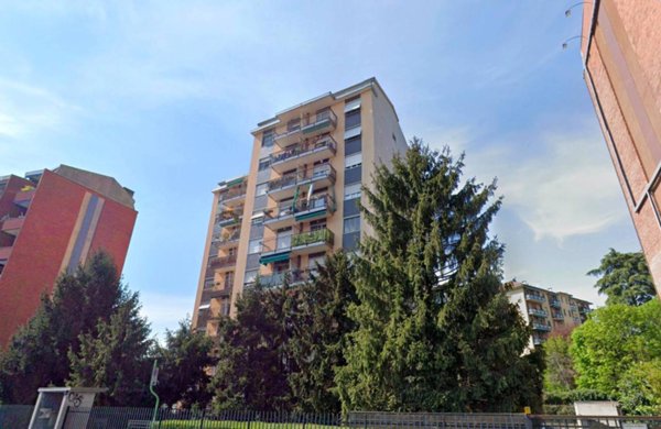 appartamento in vendita a Milano in zona Crescenzago