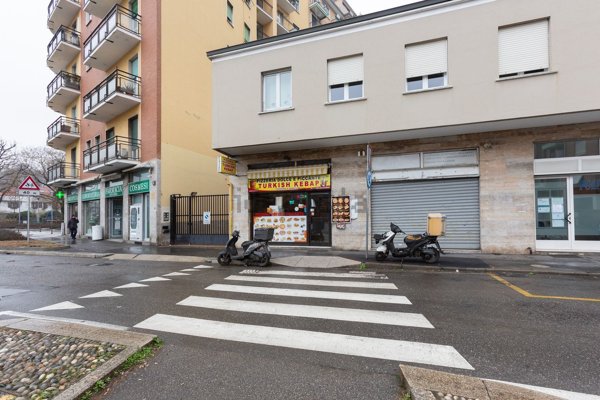 locale commerciale in vendita a Milano in zona Niguarda