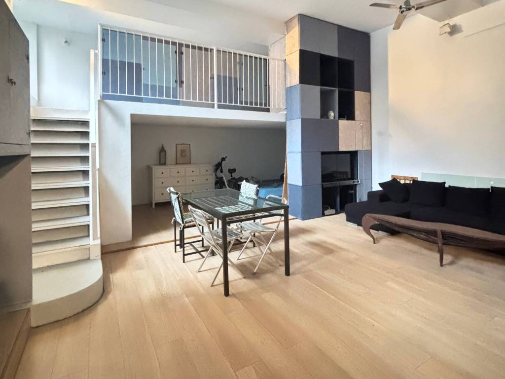 appartamento in vendita a Milano in zona Isola