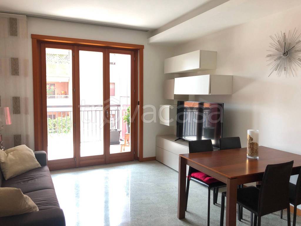 appartamento in vendita a Milano in zona Loreto