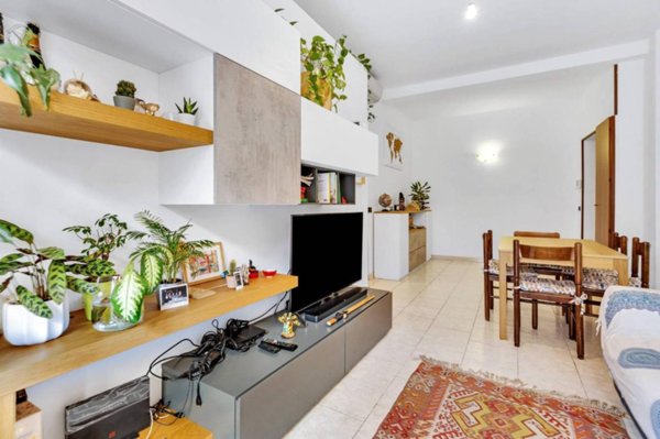 appartamento in vendita a Milano in zona Lorenteggio