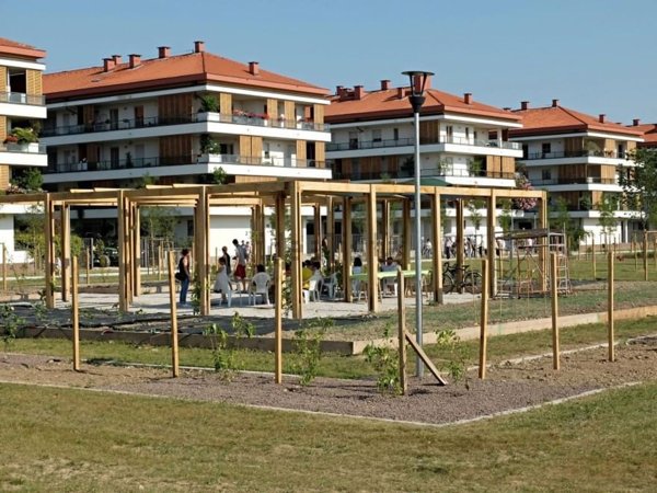casa indipendente in vendita a Milano in zona Porta Genova