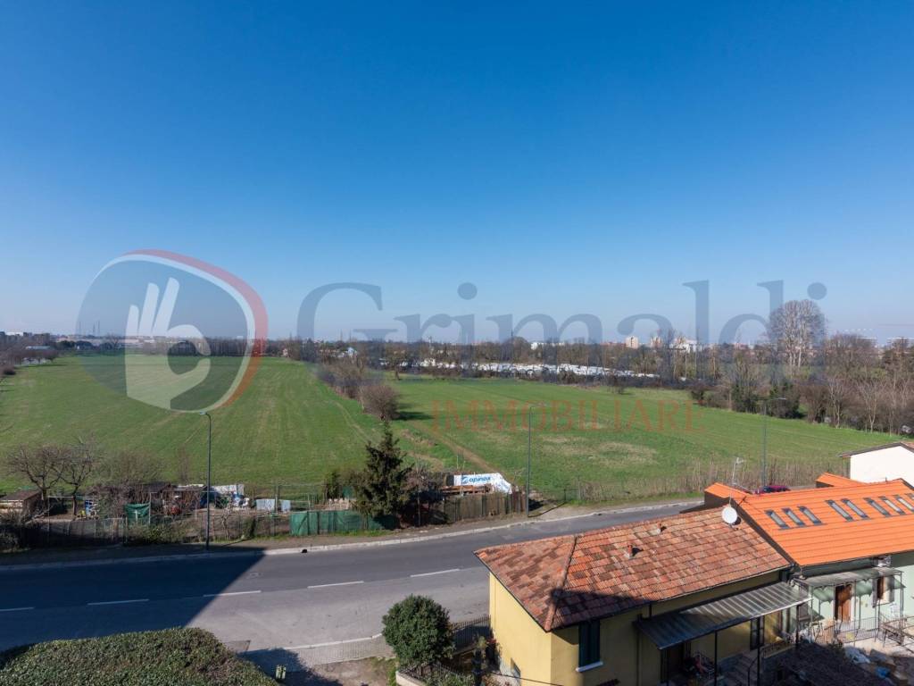appartamento in vendita a Milano in zona Baggio