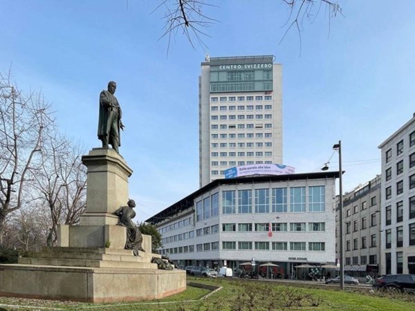 appartamento in vendita a Milano in zona Guastalla