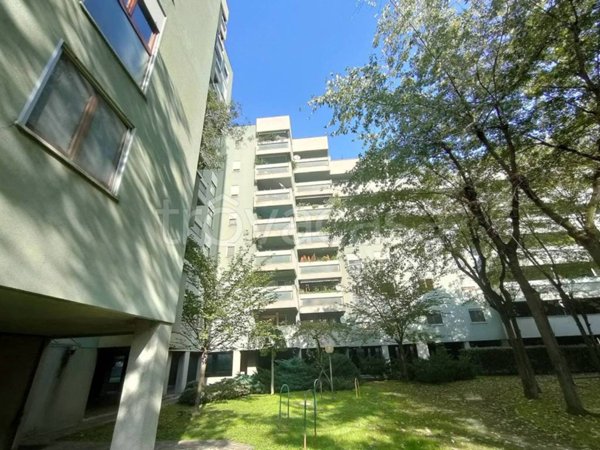 appartamento in vendita a Milano in zona Corvetto
