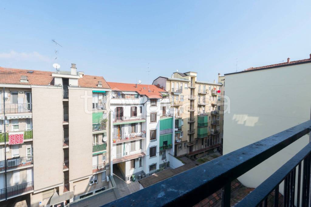 appartamento in vendita a Milano in zona Bocconi