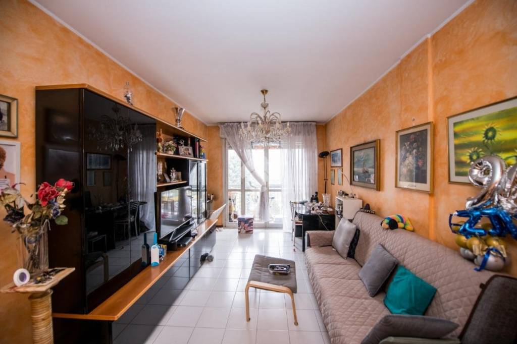 appartamento in vendita a Milano in zona Quinto Romano