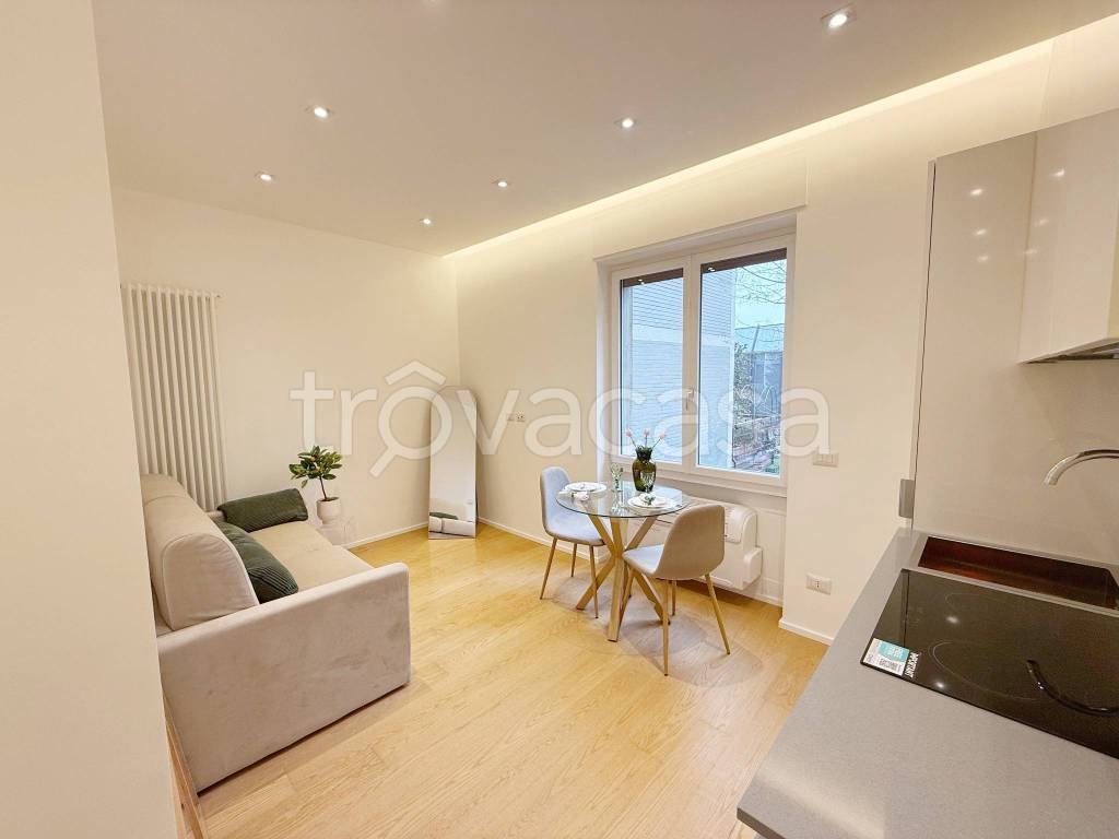 appartamento in vendita a Milano in zona Solari