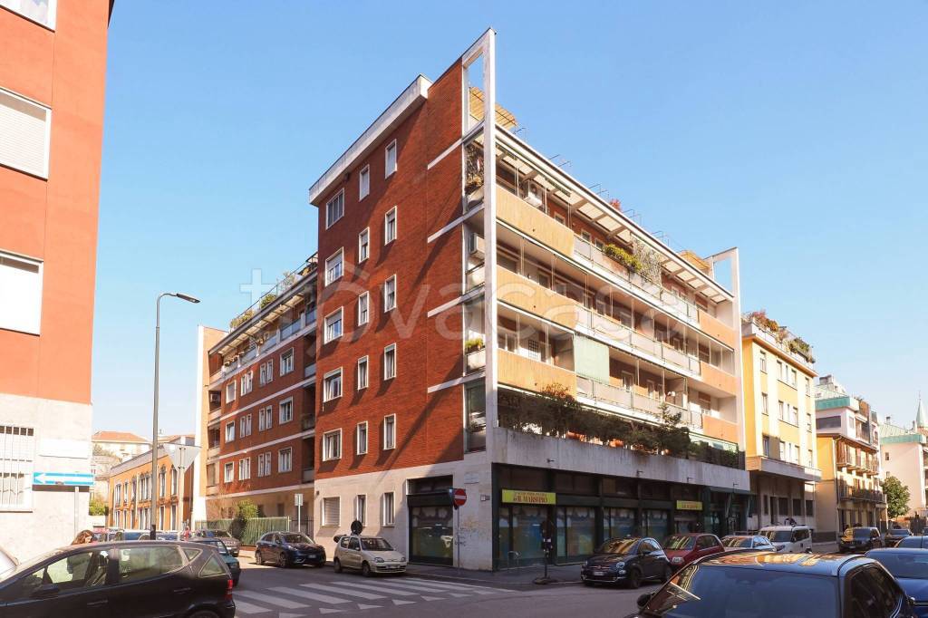 appartamento in vendita a Milano in zona Il Portello