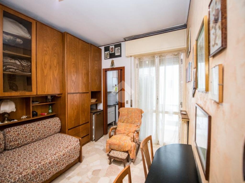 appartamento in vendita a Milano in zona Baggio