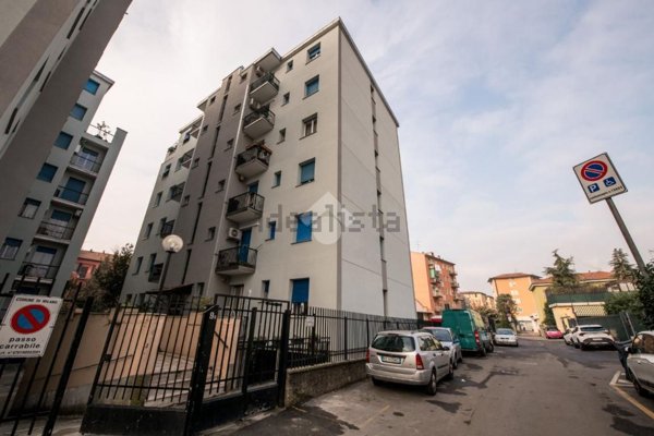 appartamento in vendita a Milano in zona Baggio