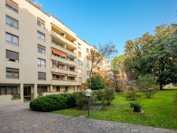 appartamento in vendita a Milano in zona Vigentino