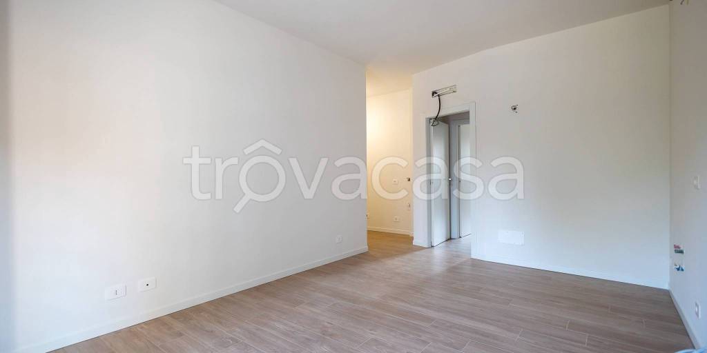 appartamento in vendita a Milano in zona Lorenteggio
