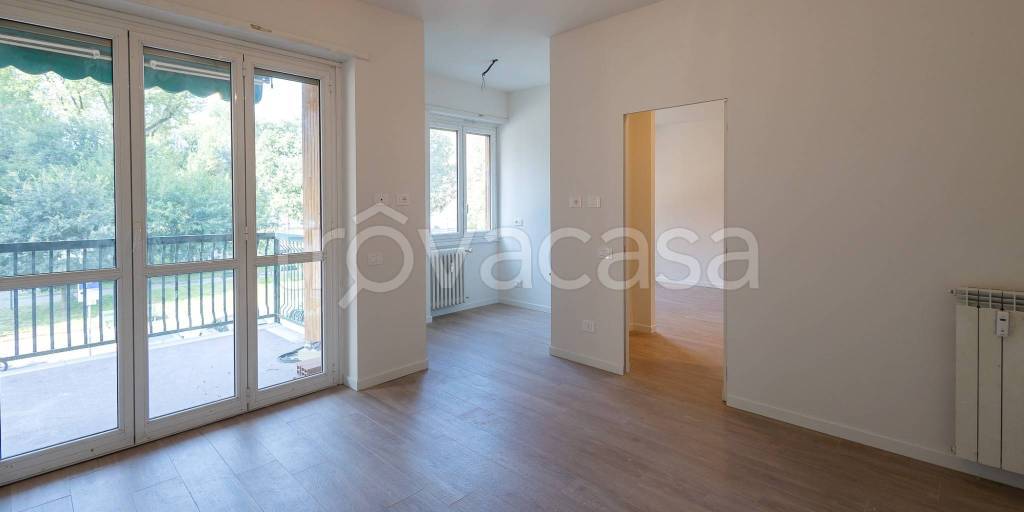 appartamento in vendita a Milano in zona Lorenteggio