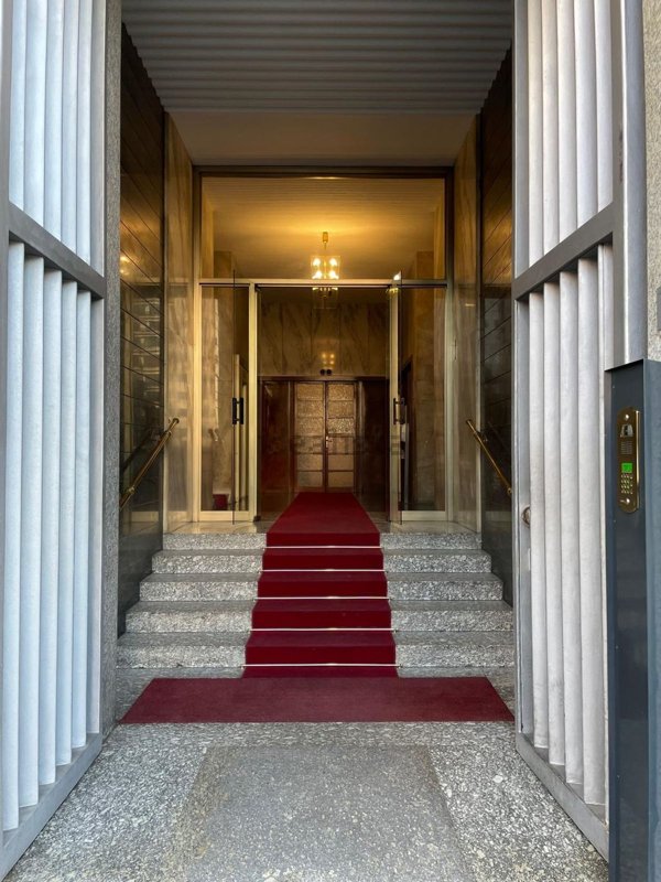 appartamento in vendita a Milano in zona Porta Nuova