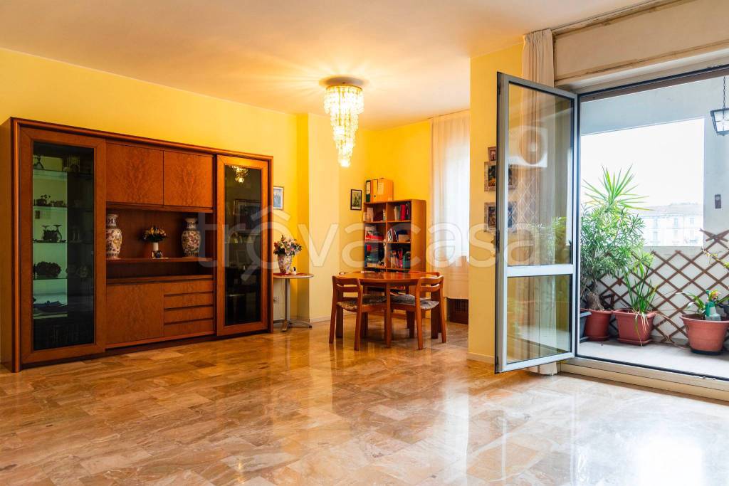 appartamento in vendita a Milano in zona Maciachini