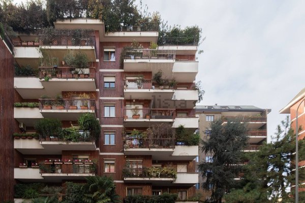 appartamento in vendita a Milano in zona Cinque Giornate