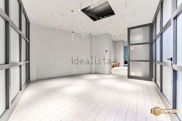 locale commerciale in vendita a Milano