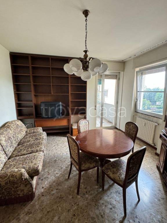 appartamento in vendita a Milano in zona Famagosta
