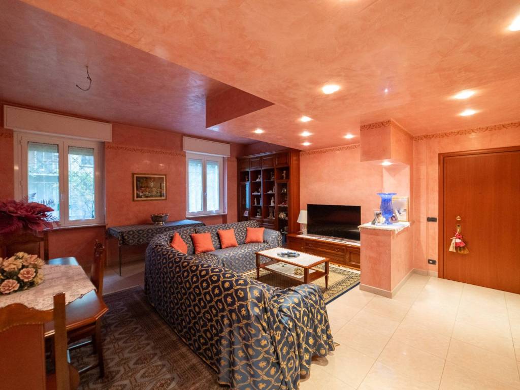 appartamento in vendita a Milano in zona Crescenzago