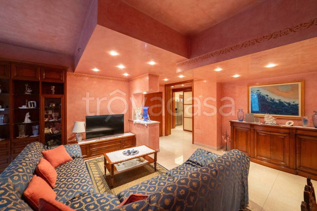 appartamento in vendita a Milano in zona Crescenzago