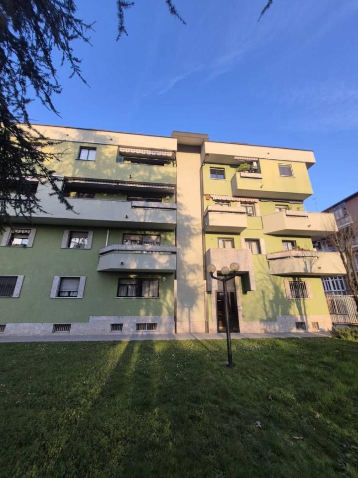 appartamento in vendita a Milano in zona Affori