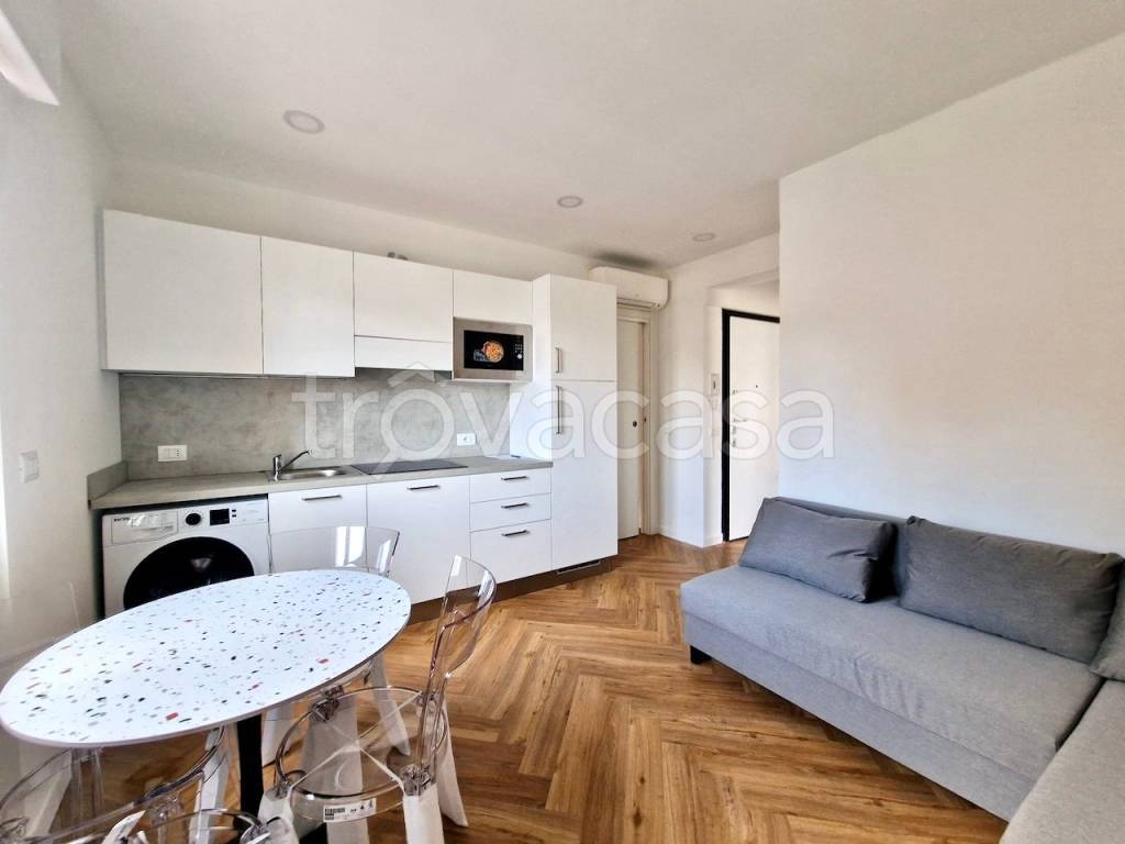 appartamento in vendita a Milano in zona Famagosta