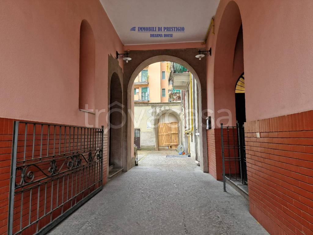 appartamento in vendita a Milano in zona Cascina dei Pomi
