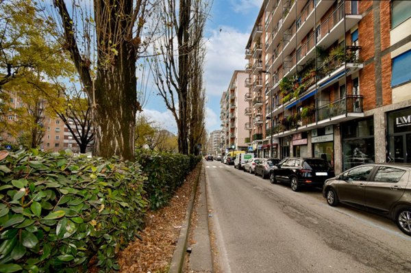 appartamento in vendita a Milano in zona Rembrandt