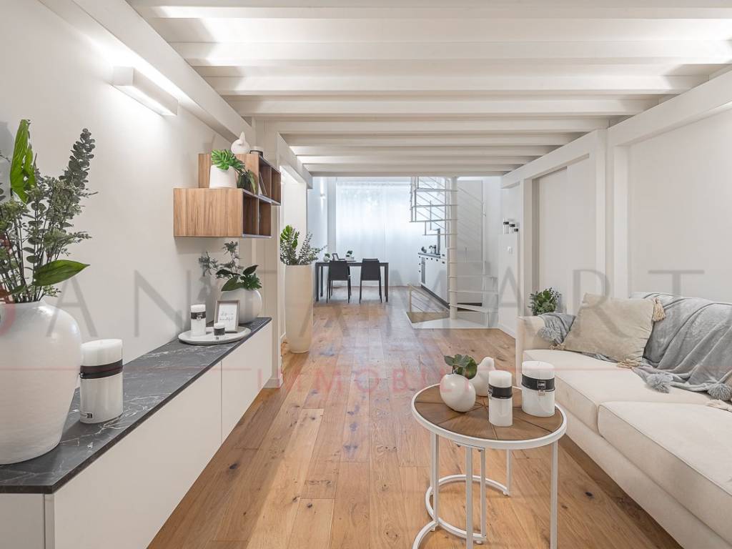 appartamento in vendita a Milano in zona Piazzale Lodi