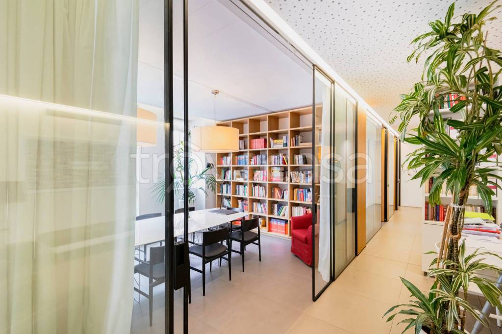 ufficio in vendita a Milano in zona Centro Storico
