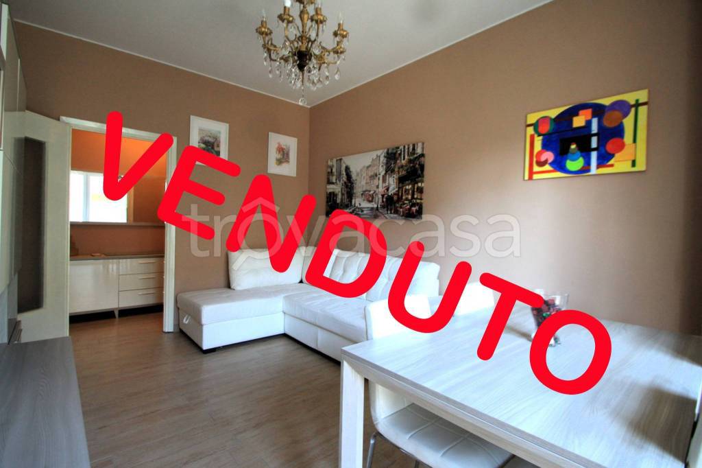 appartamento in vendita a Milano in zona Lorenteggio
