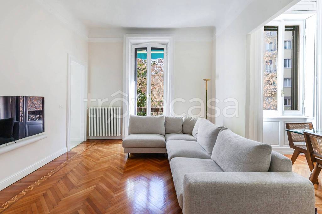 appartamento in vendita a Milano in zona Guastalla