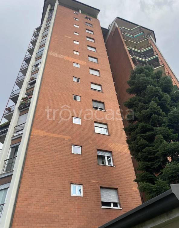 appartamento in vendita a Milano in zona Gallaratese