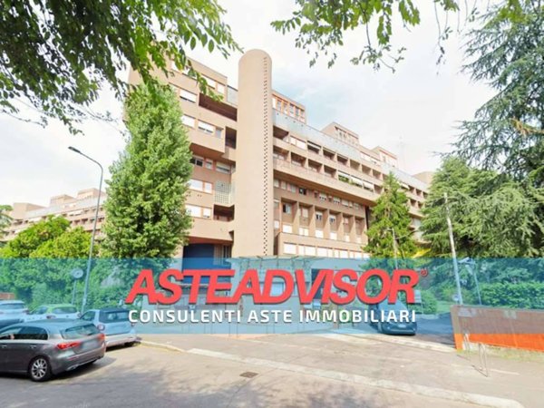 appartamento in vendita a Milano in zona Gallaratese
