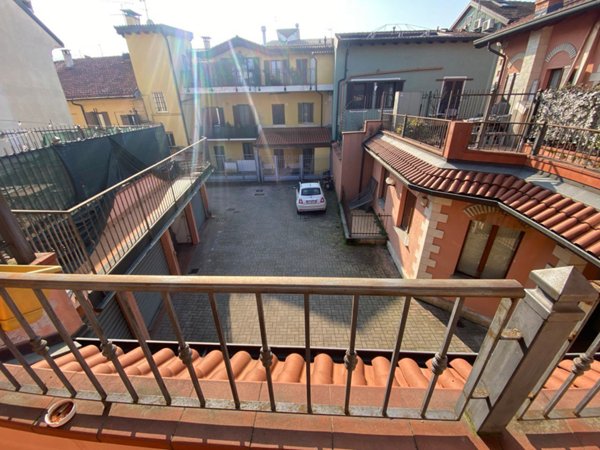appartamento in vendita a Milano in zona Baggio